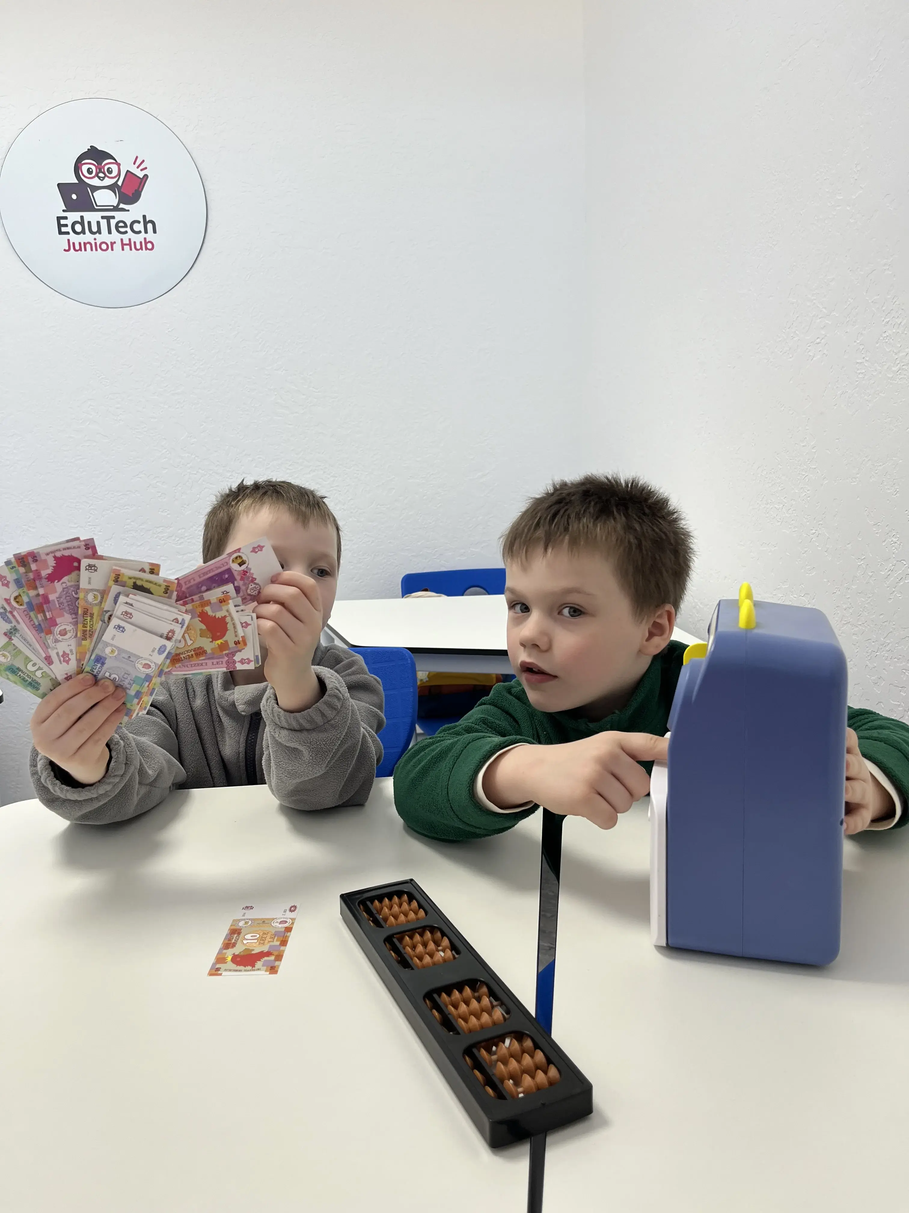 Moment din lecțiile Edutech Junior Hub