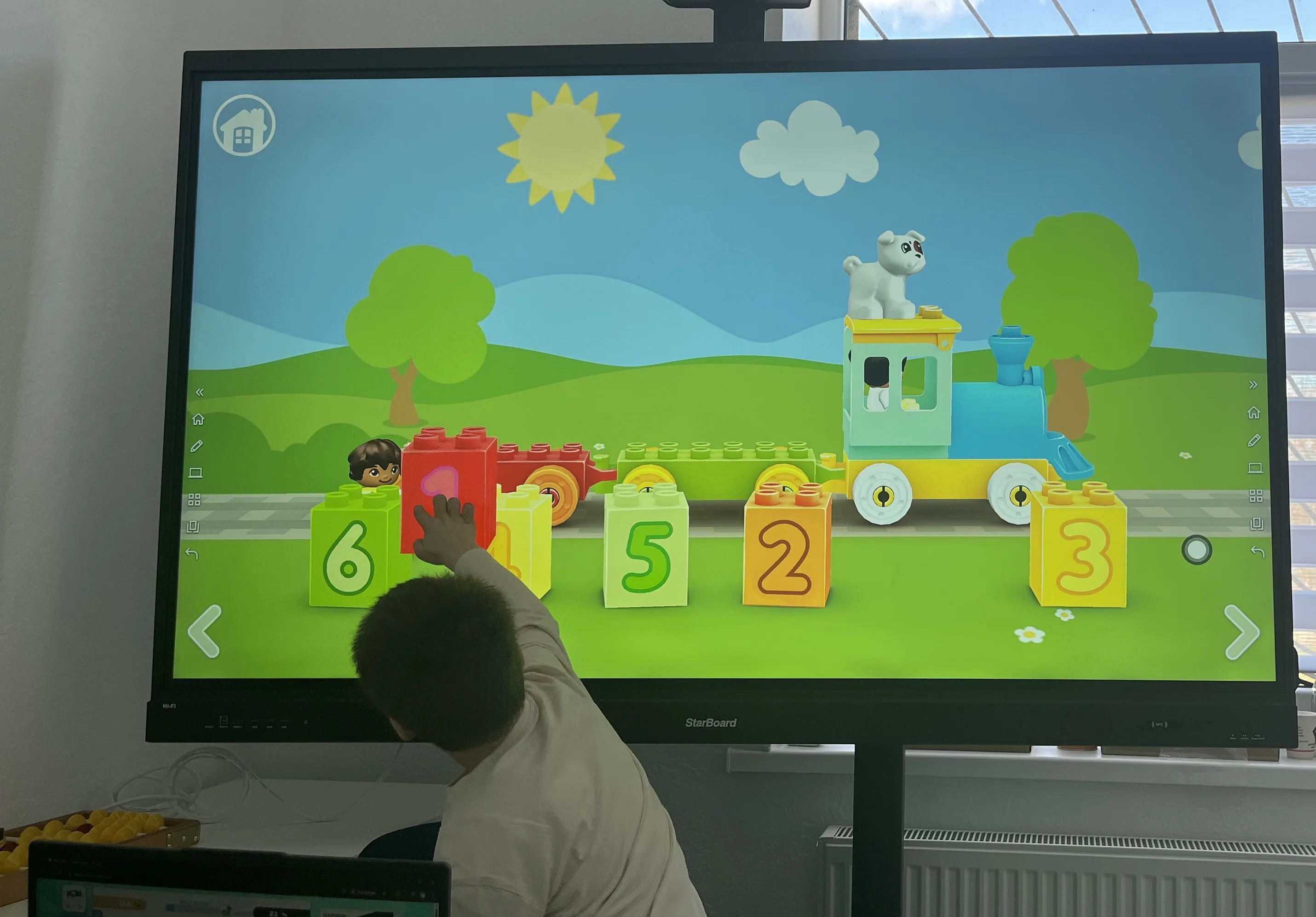Moment din lecțiile Edutech Junior Hub
